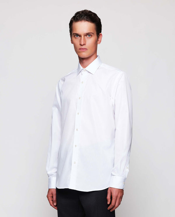 White spread-collar tailored-fit travel-shirt