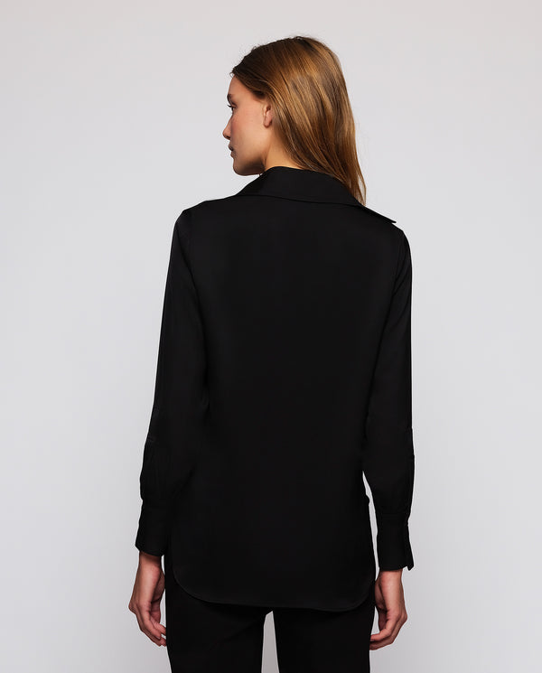 Fluid black blouse