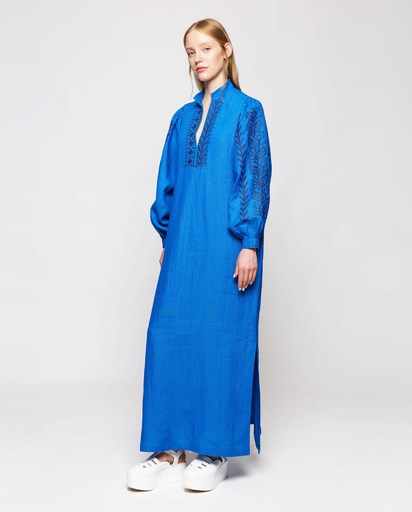 Blue embroidered linen kaftan by MIRTO