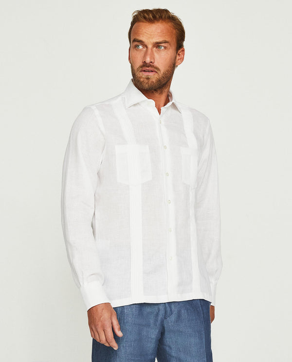 White guayamisa linen shirt with two pockets